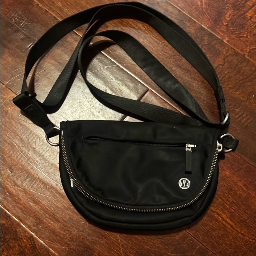 Lululemon All Night Festival Bag
Micro 2L